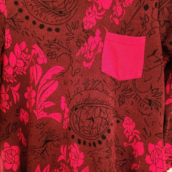 Red Rose Top - Picture 3 of 3